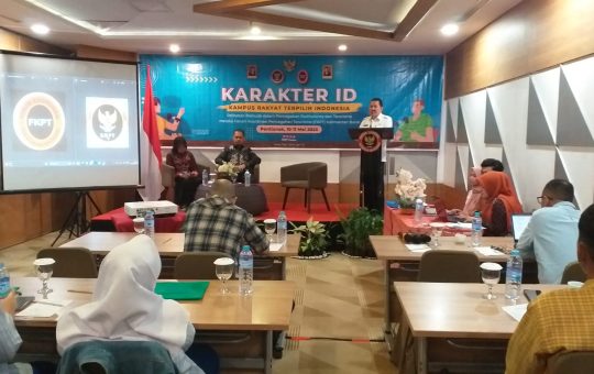 Sambutan Kaban Kesbangpol Drs. Hermanus, M.Si dalam acara Pembukaan Karakter ID, Rabu (10/5/2023) bertempat di Hotel Golden Tulip Pontianak Kalimantan Barat